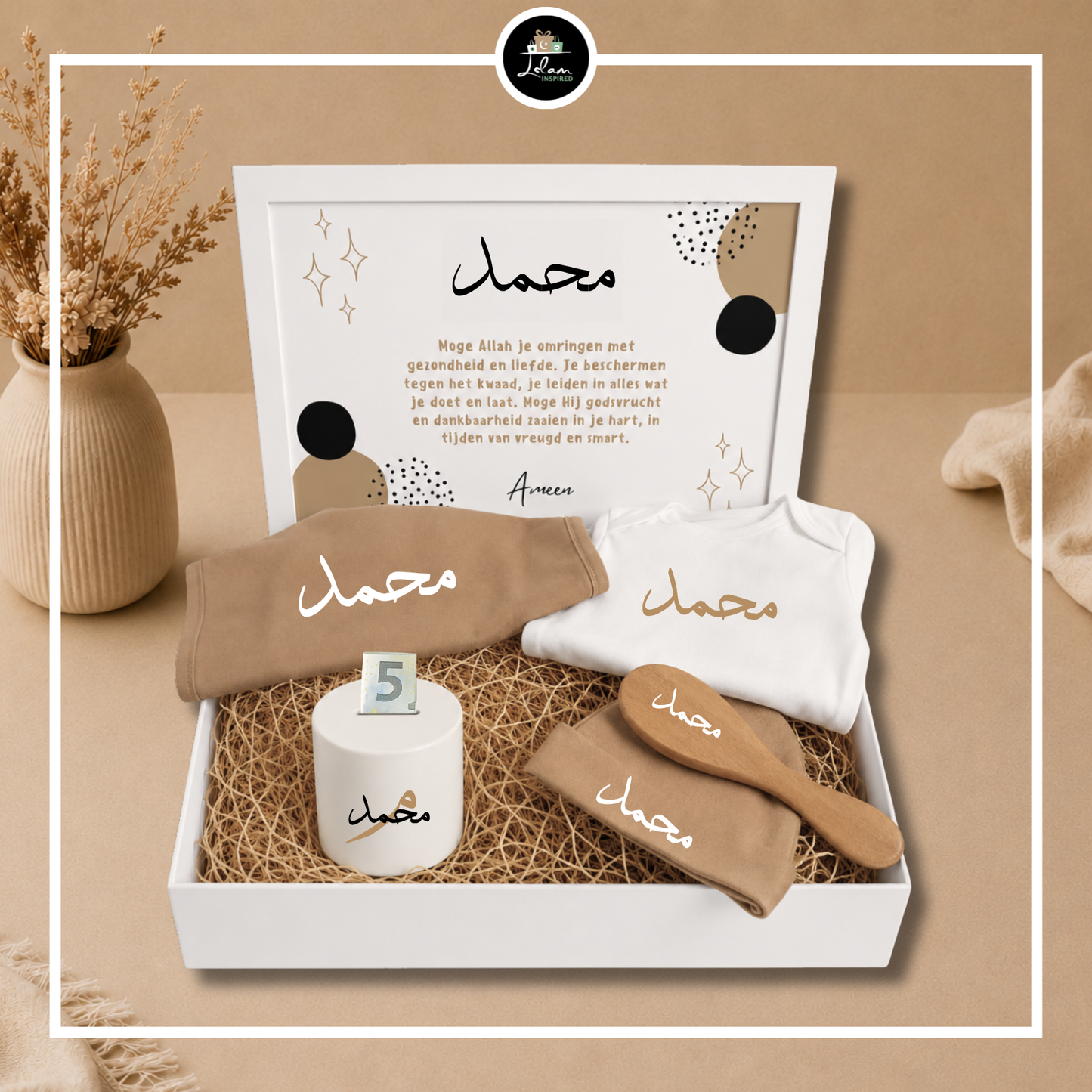 Gepersonaliseerde giftbox voor een pasgeborene met spaarpot