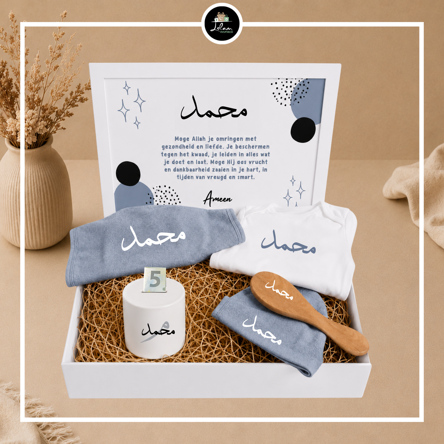 Gepersonaliseerde giftbox voor een pasgeborene met spaarpot